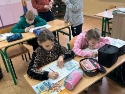 "Babci i Dziadka - przyznać to trzeba. Każdemu dziecku w życiu potrzeba!"