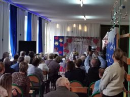 "Babci i Dziadka - przyznać to trzeba. Każdemu dziecku w życiu potrzeba!"