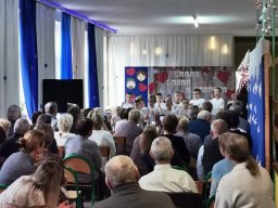 "Babci i Dziadka - przyznać to trzeba. Każdemu dziecku w życiu potrzeba!"