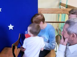 "Babci i Dziadka - przyznać to trzeba. Każdemu dziecku w życiu potrzeba!"