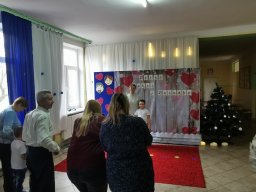 "Babci i Dziadka - przyznać to trzeba. Każdemu dziecku w życiu potrzeba!"