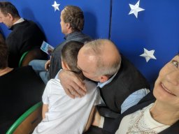 "Babci i Dziadka - przyznać to trzeba. Każdemu dziecku w życiu potrzeba!"