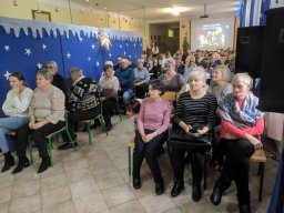 "Babci i Dziadka - przyznać to trzeba. Każdemu dziecku w życiu potrzeba!"