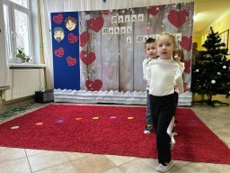 "Babci i Dziadka - przyznać to trzeba. Każdemu dziecku w życiu potrzeba!"