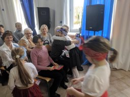 "Babci i Dziadka - przyznać to trzeba. Każdemu dziecku w życiu potrzeba!"