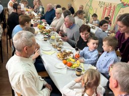 "Babci i Dziadka - przyznać to trzeba. Każdemu dziecku w życiu potrzeba!"