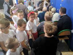 "Babci i Dziadka - przyznać to trzeba. Każdemu dziecku w życiu potrzeba!"