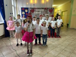 "Babci i Dziadka - przyznać to trzeba. Każdemu dziecku w życiu potrzeba!"