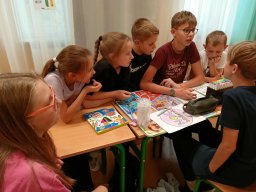 "Noc Bibliotek" Filii Bibliotecznej i biblioteki szkolnej w Chludniach - "Do dzieła!"   