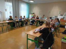 "Noc Bibliotek" Filii Bibliotecznej i biblioteki szkolnej w Chludniach - "Do dzieła!"   