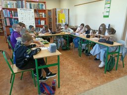 „Noc Bibliotek” Filii Bibliotecznej i biblioteki szkolnej w Chludniach – „Biblioteka (się) sprawdza"
