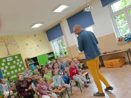 Pan Poeta w Szkole Podstawowej w Chludniach 