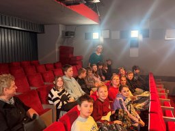 Wycieczka klas IV-VIII do teatru Lalki i Aktora w Łomży