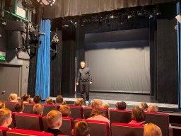 Wycieczka klas IV-VIII do teatru Lalki i Aktora w Łomży