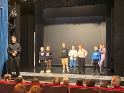 Wycieczka klas IV-VIII do teatru Lalki i Aktora w Łomży