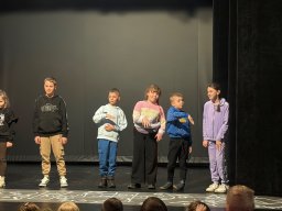 Wycieczka klas IV-VIII do teatru Lalki i Aktora w Łomży
